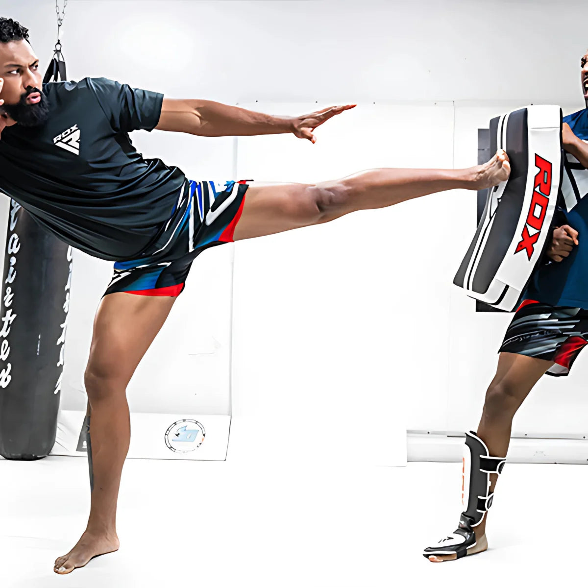 RDX Sports T1 Gebogen Stootkussen - Zwart